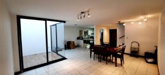 Casa en Venta en Escazú, San José. RAH 23-182