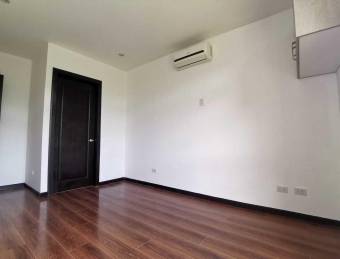 Apartamento en Venta en Santa Ana, San José. RAH 22-1388