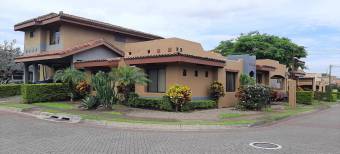 Casa en Venta en Flores, Heredia. RAH 21-2243