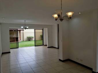 Casa en venta en Flores, Heredia. RAH 23-14