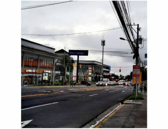 SE ALQUILA AMPLIO LOCAL COMERCIAL EN PLAZA ROHRMOSER, PAVAS