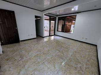 Preciosa y Comoda casa en Guapiles Centro,  Venta                   CG-23-89