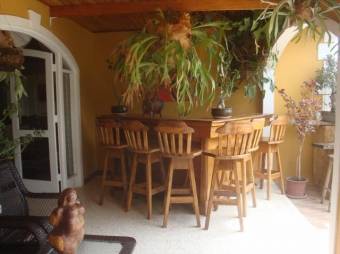 Preciosa y Amplia casa con lote y Arboles Frutales en Venta, SanRafaelEscazu        CG-20-1743