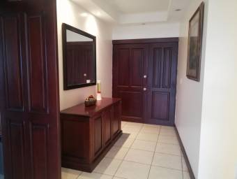 Apartamento en alquiler en San Rafael, Escazú. RAH 23-202