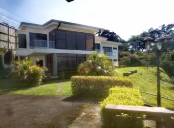  Casas en Alajuela  Casa con apartamentos , vista al mar a solo 10 minutos del Aeropuerto SJO Inter