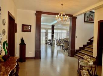 VENTA DE CASA EN RESIDENCIAL CARIARI, HEREDIA.