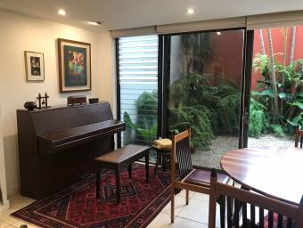 Casa en venta en Escazú, San José. RAH 22-2299