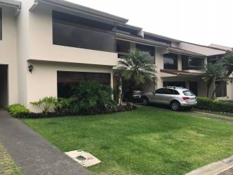 Casa en venta en Escazú, San José. RAH 22-2299