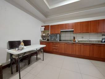 Casa en venta en Escazú, San José. RAH 22-31