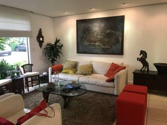 Se vende hermosa casa con areas sociales integradas