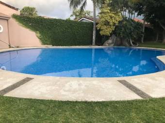 Se vende hermosa casa con areas sociales integradas