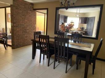 MLS-23-320 VENTA CASA MERCEDES NORTE HEREDIA