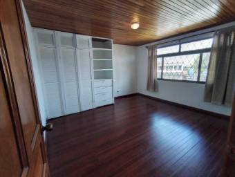 Casa en venta en Zapote, San José. RAH 23-305