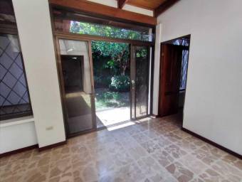 Casa en venta en Zapote, San José. RAH 23-305