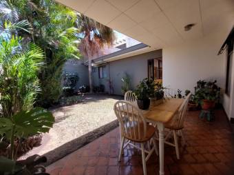 MLS-22-1923 VENTA 2 CASA ESCAZU SAN JOSE