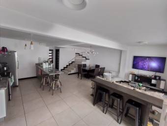 Casa en venta en Santo Domingo, Heredia. RAH 23-319