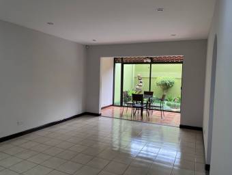 Casa en venta en San Joaquin, Flores. RAH 23-328