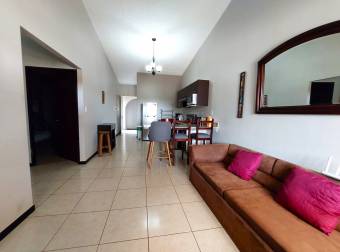 Se vende espaciosa casa con patio facill acceso a la 27 23-1249