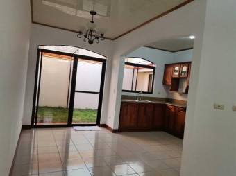 MLS-23-2230 VENTA CASA SAN PEDRO BARVA HEREDIA