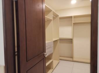 EN VENTA APARTAMENTO DE 2  NIVELES EN CONDOMINIO DE LUJO