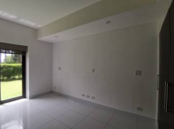 EN VENTA APARTAMENTO DE 2  NIVELES EN CONDOMINIO DE LUJO