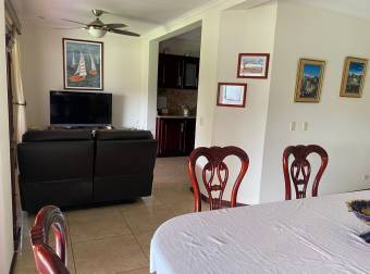 Se vende casa con patio y terraza grande en los reyes la guacima 23-547