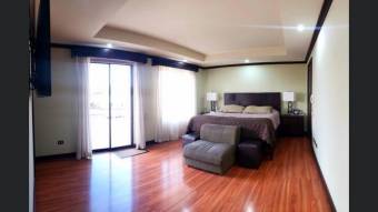 MLS-23-2386 VENTA CASA CURRIDABAT SAN JOSE