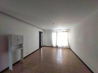 Se alquila espacioso apartamento con excelente ubicacion en Pozos de Santa Ana 24-230