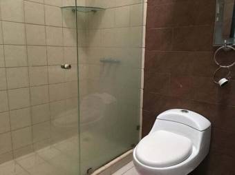 Se vende casa con piscina en San Rafael de Alajuela 24-212