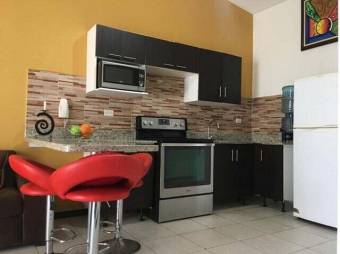 Se vende casa con piscina en San Rafael de Alajuela 24-212