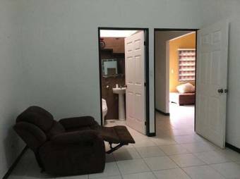 Se vende casa con piscina en San Rafael de Alajuela 24-212