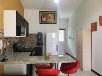 Se vende casa con piscina en San Rafael de Alajuela 24-212