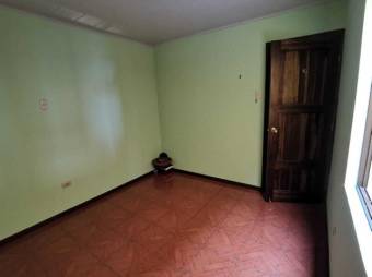 Se vende espaciosa casa en Alajuela 23-1083