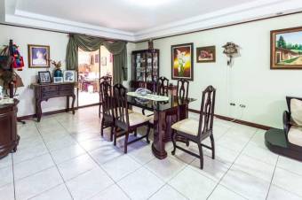 Se vende hermosa y espaciosa casa en Alajuela centro 23-453