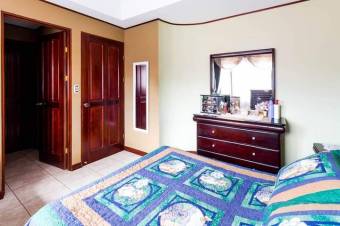 Se vende hermosa y espaciosa casa en Alajuela centro 23-453