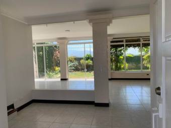 Se vende hermosa y espaciosa casas con patio en Alajuela 23-508