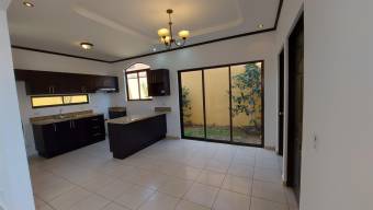 Se vende hermosa y espaciosa casa en el Guarco de Cartago 23-2852