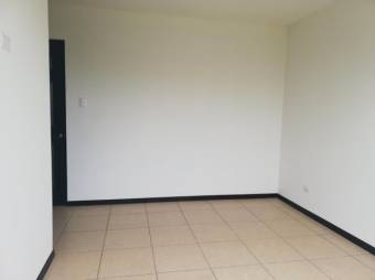 Se vende hermosa y espaciosa casa con patio en San Antonio de Alajuela 23-2638