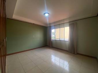 Se vende hermosa y espaciosa casa con patio en Desamparados de Alajuela 23-3063