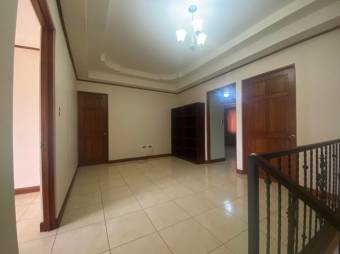 Se vende hermosa y espaciosa casa con patio en Desamparados de Alajuela  