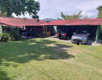 Se vende casa con gran lote de mas de 1211m2 en Guácima de Alajuela 24-88