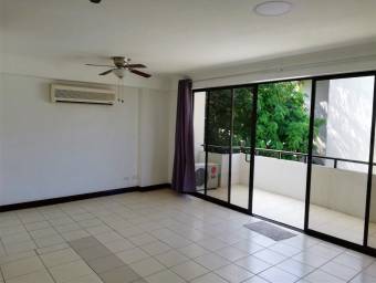 Se alquila lindo y espacioso apartamento con piscina en Santa Ana de San Jose 23-269