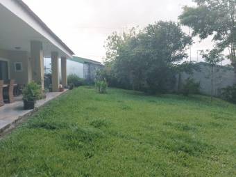 Se alquila espaciosa casa con terraza y amplias zonas verdes en San Rafael de Escazú  24-73