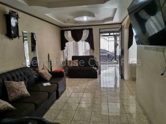 Se vende linda y espaciosa casa con terraza en San Antonio de Alajuela 23-1532