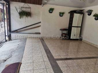 Se vende linda y espaciosa casa con terraza en San Antonio de Alajuela 23-1532