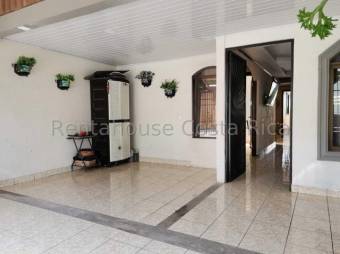 Se vende linda y espaciosa casa con terraza en San Antonio de Alajuela 23-1532