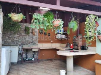 Se vende linda y espaciosa casa con terraza en San Antonio de Alajuela 23-1532