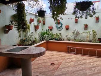 Se vende linda y espaciosa casa con terraza en San Antonio de Alajuela 23-1532