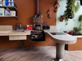 Se vende linda y espaciosa casa con terraza en San Antonio de Alajuela 23-1532