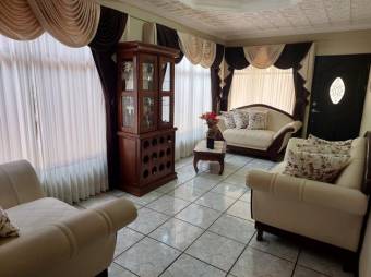 Se vende espaciosa casa con terraza en San Rafael de Alajuela 23-525